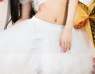 尤果网 – 倪叶腾的校服作品更新，是时候让怀旧情绪溢出屏幕了。