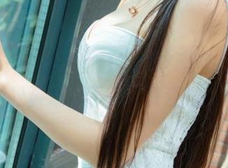尤果网 – 无圣光的日常，陈雅漫在镜头前的轻松姿态，不得不说还挺真实。