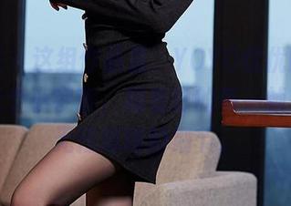 尤蜜荟 – 这组作品里，YOYO优优的美足简直是个小宇宙，观看它的每一帧都是你无法忽略的细节。