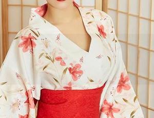 尤蜜荟 – 从容自信的合法萝莉，图包里藏着不为人知的自拍秘笈！