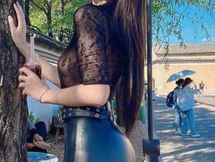 微密圈 – 就是阿朱啊全新美图，和虎同行，一起来看这份狂野气息，不怕的人举手！