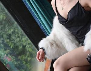 异思趣向 – 小宝黑色外套私拍图包：有趣的灵魂千千万，值得关注的屈指可数！