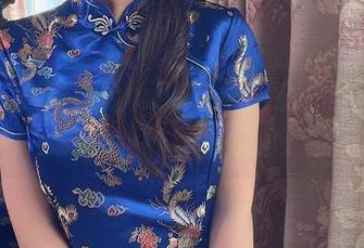 微密圈 – 张思允nice在线高清，黑丝制服配一脸的若有所思。