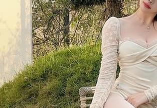 微密圈 – 徐莉芝的体操服，原图里有种说不出的韵味…图片的每个角度都值得回味。