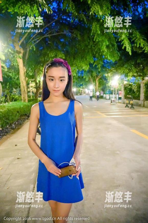 推女神 - 私密时刻：绮里嘉的空姐写真在网盘等你