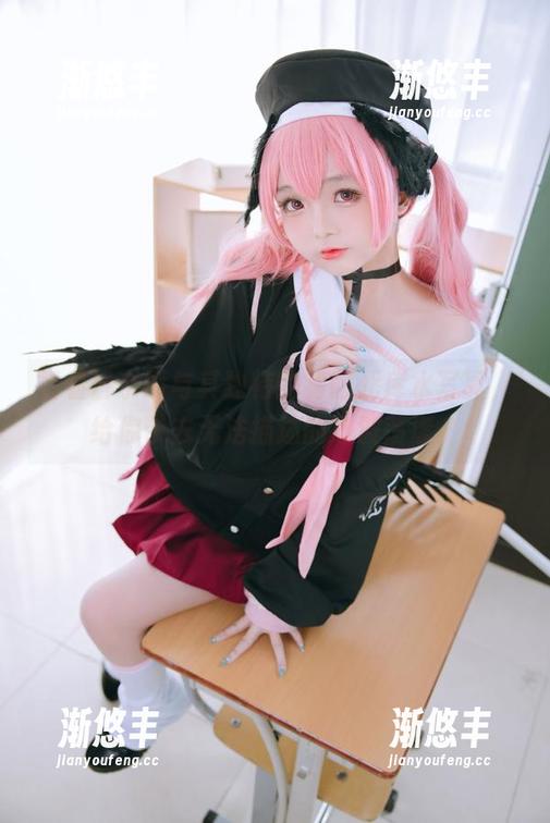 日奈娇 看看日奈娇与其独特的制服死库水写真,给你带去无法描述的心波荡漾。