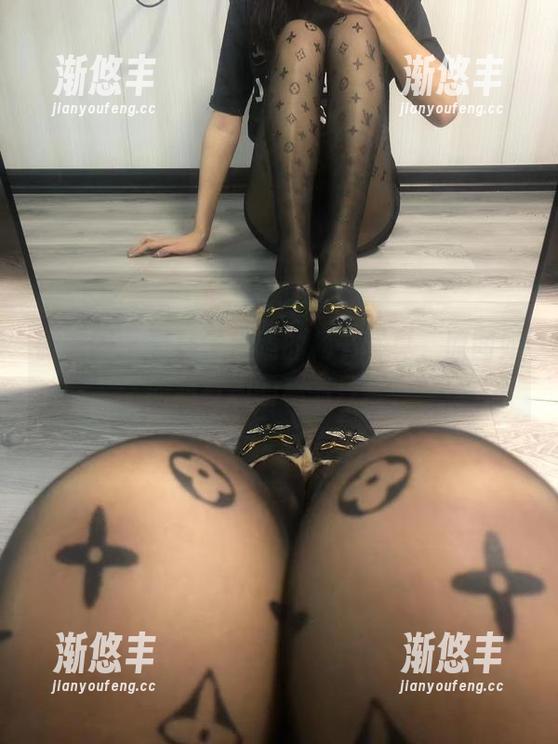 微密圈 - 看林子琳喵的秘书写真，原图如同超有趣的秘书日常…