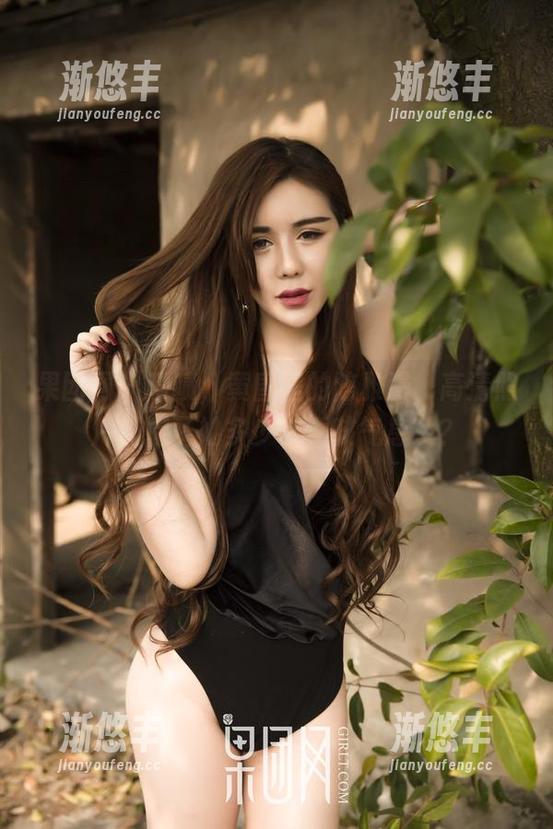果团网-陈雅漫 果团网 - 啧啧,黄昏里的陈雅漫,高清照片捕捉了她多少“女孩气息”?
