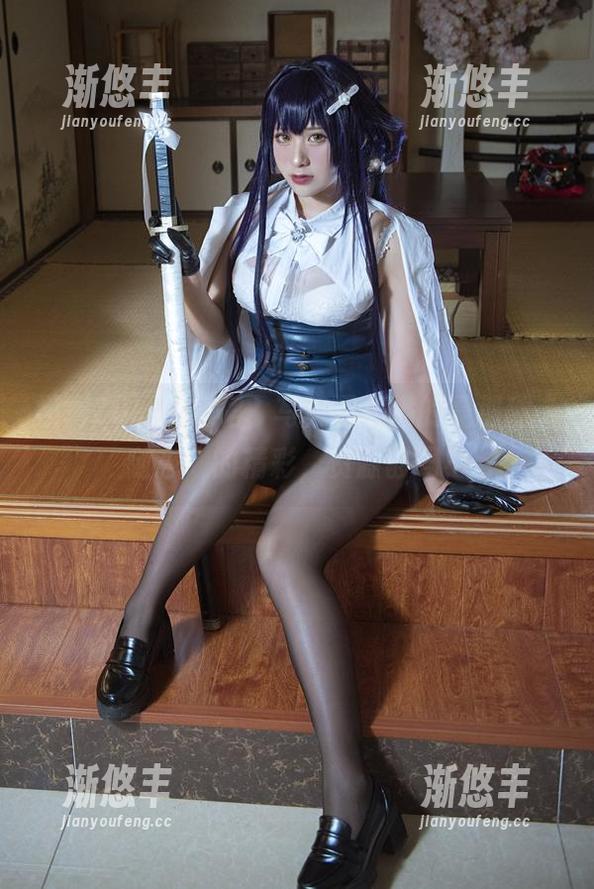 柘烟Zuken短裙，写真里满满的是那种“随意”的精彩，资源够吗？