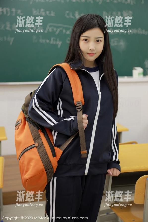 模范学院 - 写真界的古怪小精灵youOvOyou与她的网盘带来的奇特丝袜