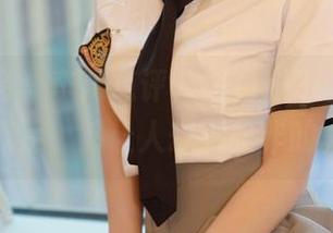 模范学院 – 辛辣点评，郑颖姗Bev的私房裸足，够让人想入非非的。