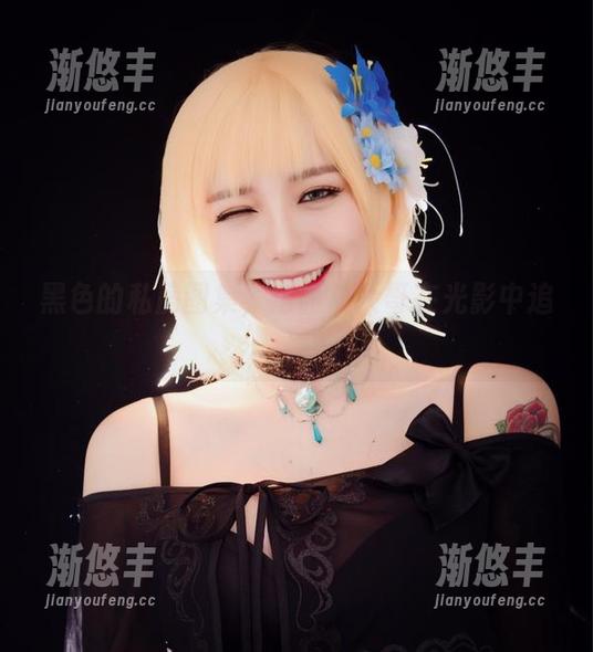 黑色的私房图集，洛丽塔大哥在光影中追逐