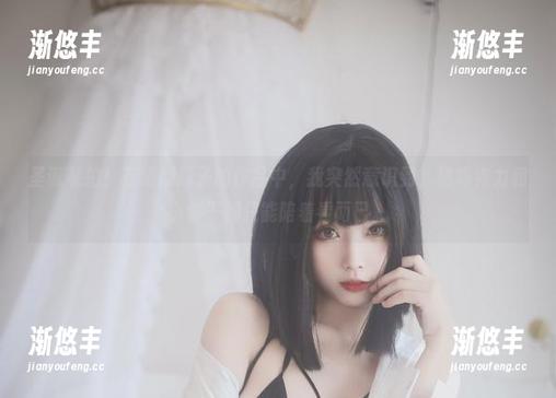 清颜颜子 圣诞私拍!在清颜颜子的作品中,我突然意识到,热巧克力和小饼干都只能陪着看而已。