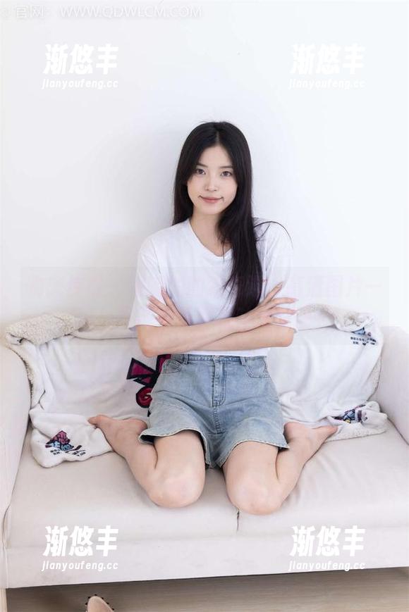 物恋传媒 - 嘟嘟的豹纹奇遇：高清图片一览，可能会让你想咕噜咕噜～