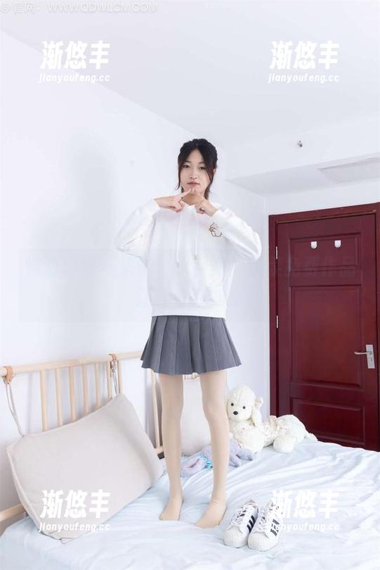 物恋传媒 - 来吧，水手服！菜菜免费作品让你心航如意