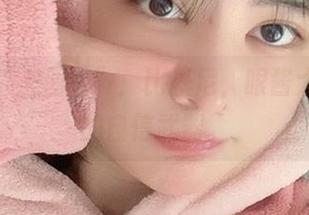 小李的“美图包”：比基尼，眼酱大魔王w的自信武器。