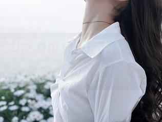 秀人网 – Dreamy小乔的比基尼美图:穿着和生活一样,毫无负担、妥妥的轻松。