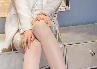秀人网 – 双人套图更新，Mieko林美惠子演绎的是友谊还是萨摩耶？快来猜一猜！