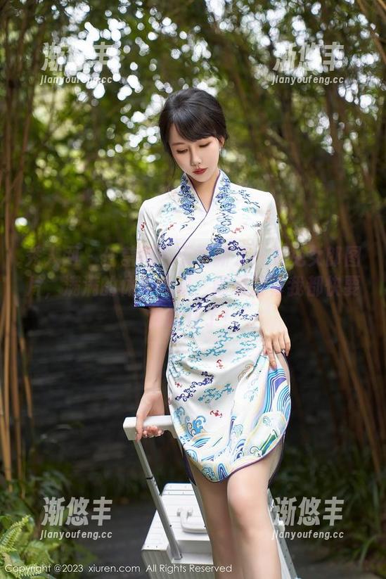 秀人网 - 任莹樱今天更新了一组兔女郎图片，满满的休闲气息，隔着屏幕我都快要被萌住了！