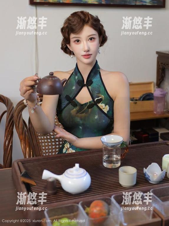 秀人网-吴雪瑶 秀人网 - 原图在手,吴雪瑶的校服青春气息恨不得打包带走!