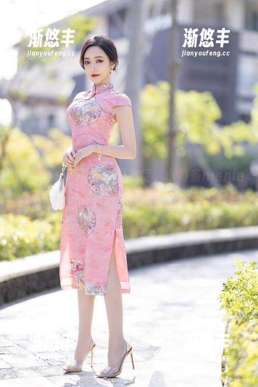 秀人网-小薯条nienie 秀人网 - 透明是一种态度,小薯条nienie的写真证明我没错,快把这下载放进口袋。