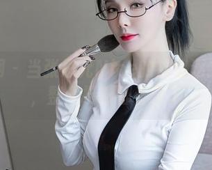 秀人网 – 当张思允Nice的裸足邂逅美图，整个摄影都春天了