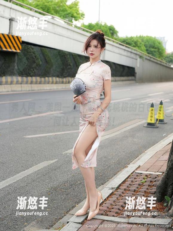 秀人网-明日花桃桃 秀人网 - 美图一发,明日花桃桃的白色瞬间让人瞬间沉迷!