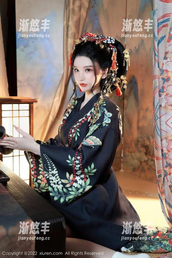 秀人网-月野兔美妞 秀人网 - 最新!月野兔美妞浴室照,温馨提示:不要在盥洗池边打滚哦,自然卷可能会卷成龙!