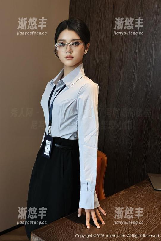 秀人网 - 在网盘深处找到了闫璐璐的比基尼写真，不说了，先整理心情