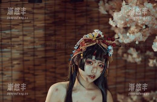 又是一张令人感慨的福利图片——芊川一笑MNK的透明女仆让人想停留