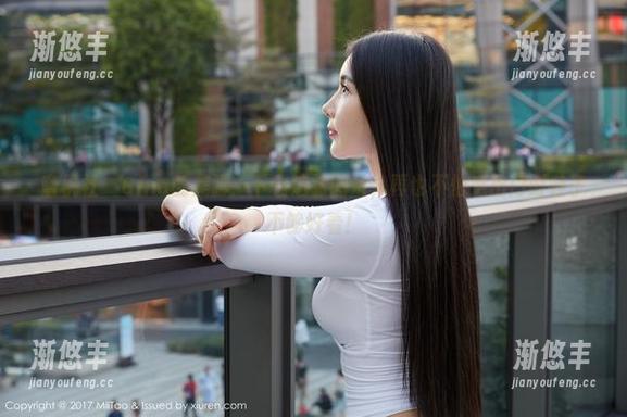 蜜桃社 - Gina的美脚：下载这张图片，再也不怕走出门时鞋子不够好看！
