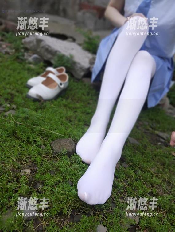 西尔酱的教室cos，最新款的“同学录”效果不一般。