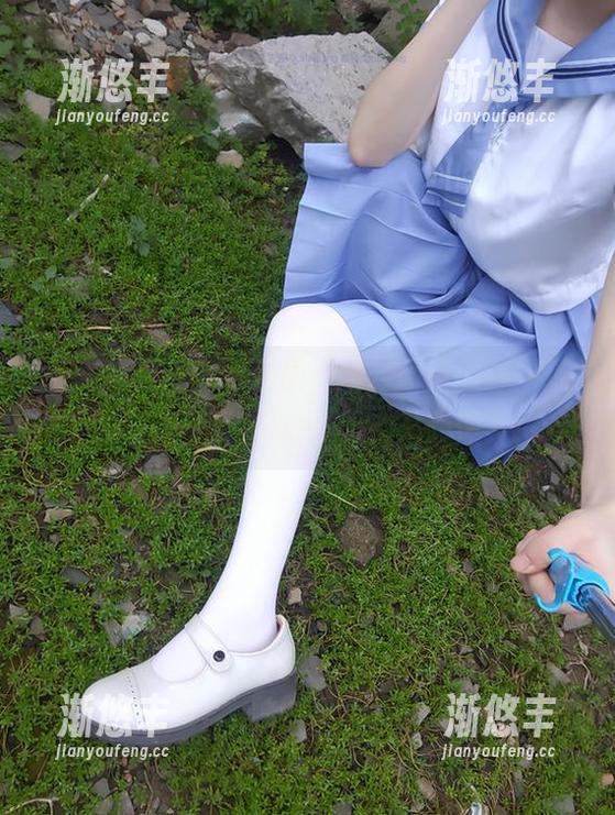 西尔酱 西尔酱黑死库水长图合集,原图的每一张都是一阵风,飘过去了,又想停下!