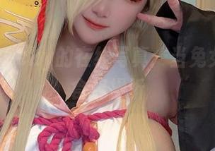 贝贝琪Becky的在线写真：当兔女郎遇上食蜂操祈