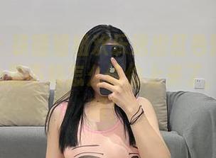 微密圈 – 铁锤姐姐欢乐送出红色蕾丝原图，各种心思不知怎么偷偷上来了，好icky啊！