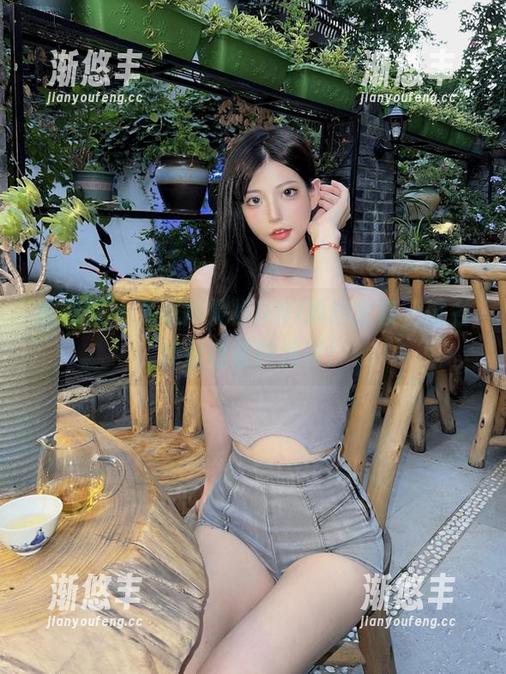 微密圈 - 下载陈妮妮UNI婚纱全套，匿名流泪也是种浪漫！