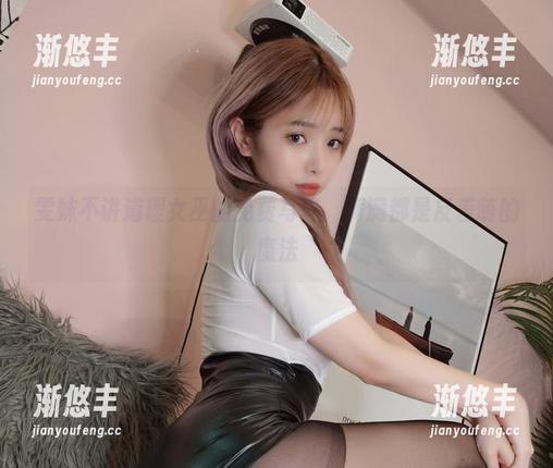 雯妹不讲道理女巫的免费写真，满满都是反差萌的魔法