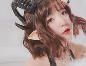 青水百合子的短裤全套拉开帷幕，谁说夏天不能自拍！