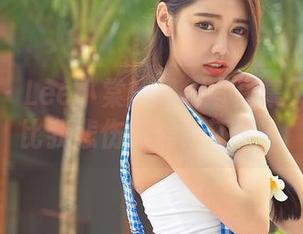 青豆客 – Lee小棠的黑色写真集又来啦！比我悲伤的黑色还黑。