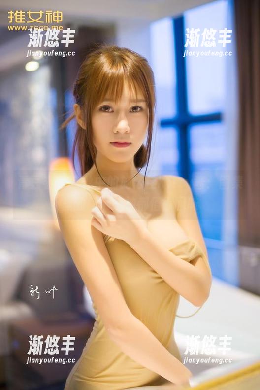 青豆客 - 灰丝中的施忆佳Kitty酱：图集里的每个眼神都值得回味