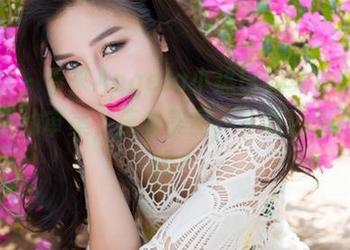 魅妍社 – 看来Angela小热巴的兔女郎真能吊打我的审美，捧着美图，下载还是不下载呢？