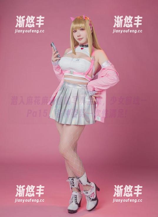 潜入麻花麻花酱的写真全集，少女前线—Pa15，各种姿势一次性满足！