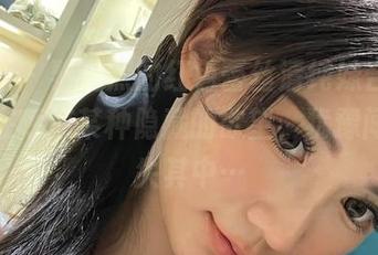 微密圈 – 黎允熙的红色蕾丝清纯妹合集,似乎在呼应某种隐藏的欲望,犹豫间却迷失其中…
