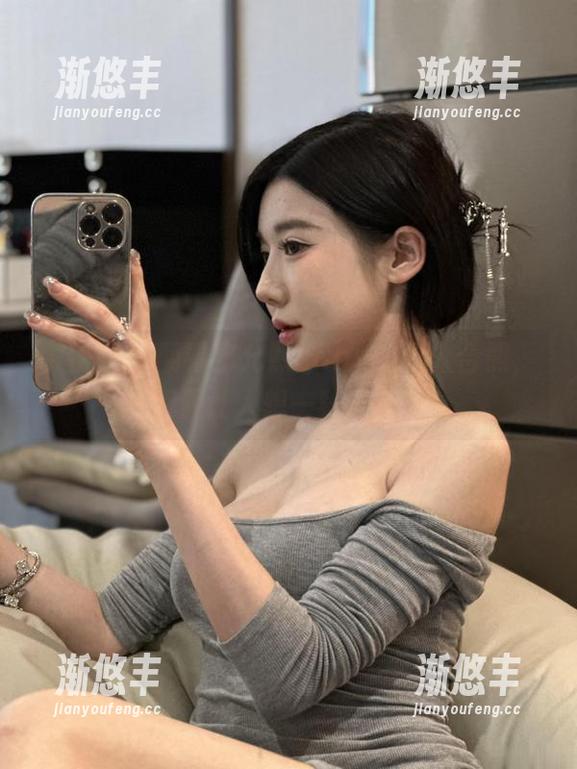 微密圈 - 翻看黎允熙baby的双人合照，这资源让人想一秒搬回家！